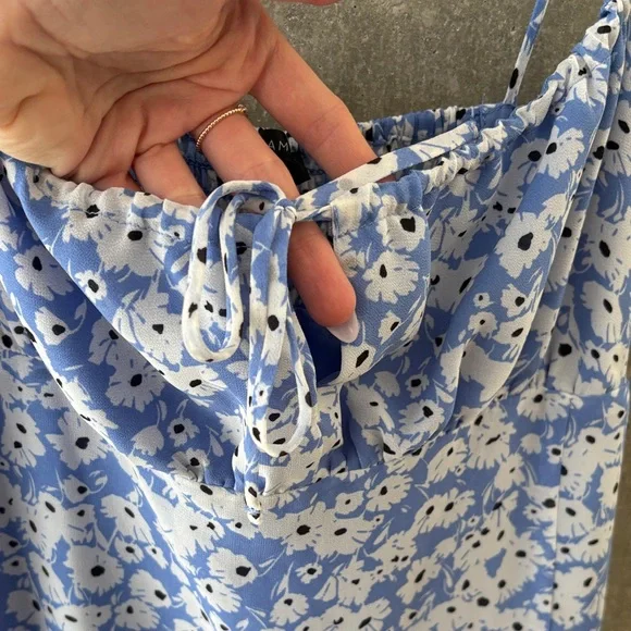 Dynamite Blue and White Floral Dress - Picture 4 of 4
